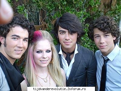 jonas brothers - mie sincera sa fiu nu imi plk ... dar infine - star